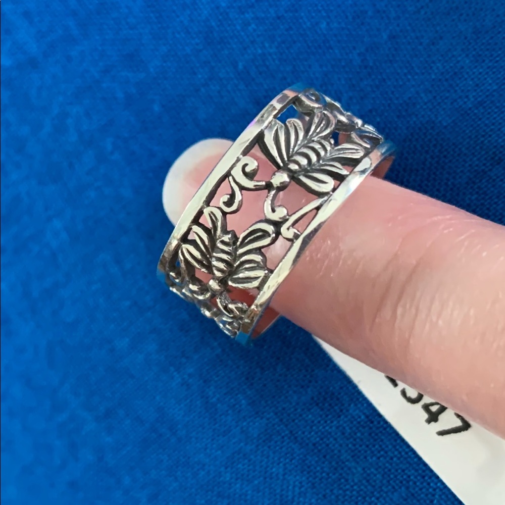 Sterling Bee Ring